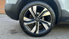 Volvo XC40 2.0 B4P Ultra Dark 5dr Auto Petrol Estate